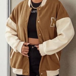 NWOT SHEIN curve two tone fleece varsity jacket with pockets. New item! Size 4XL